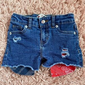 ⭐️HP⭐️Levi’s|Girlfriend Shorty Short